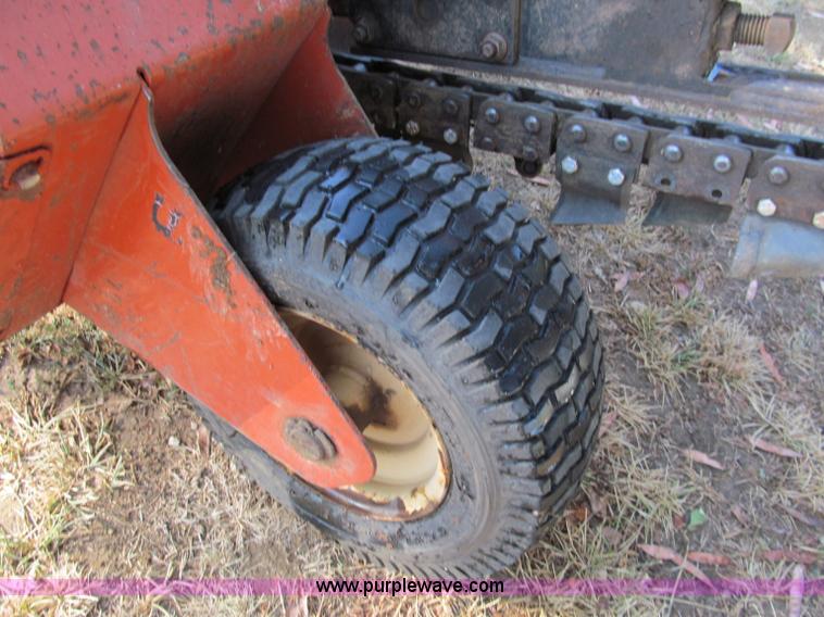 image for item E2067 2002 Ditch Witch 1820H trencher