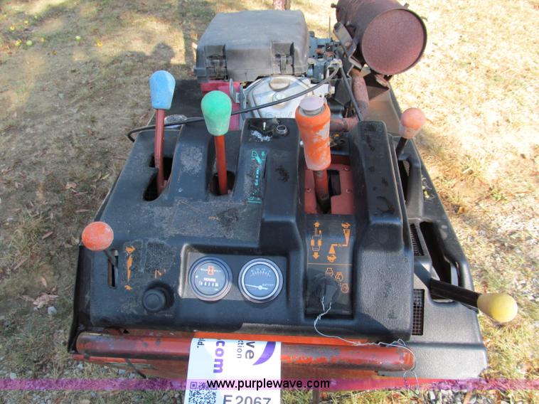 image for item E2067 2002 Ditch Witch 1820H trencher