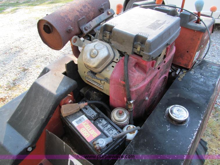image for item E2067 2002 Ditch Witch 1820H trencher