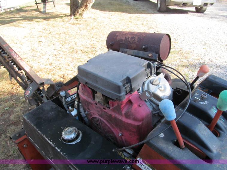 image for item E2067 2002 Ditch Witch 1820H trencher