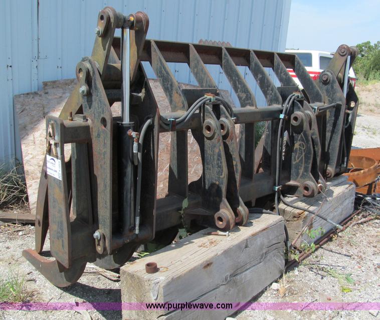 image for item E2068 Caterpillar 950 grapple bucket