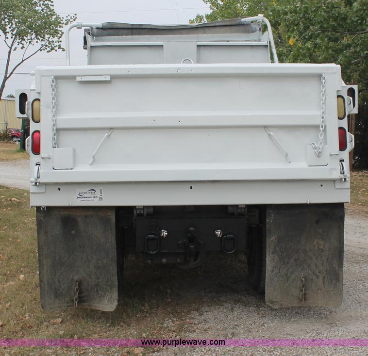 image for item E2069 2000 International 4900 dump truck