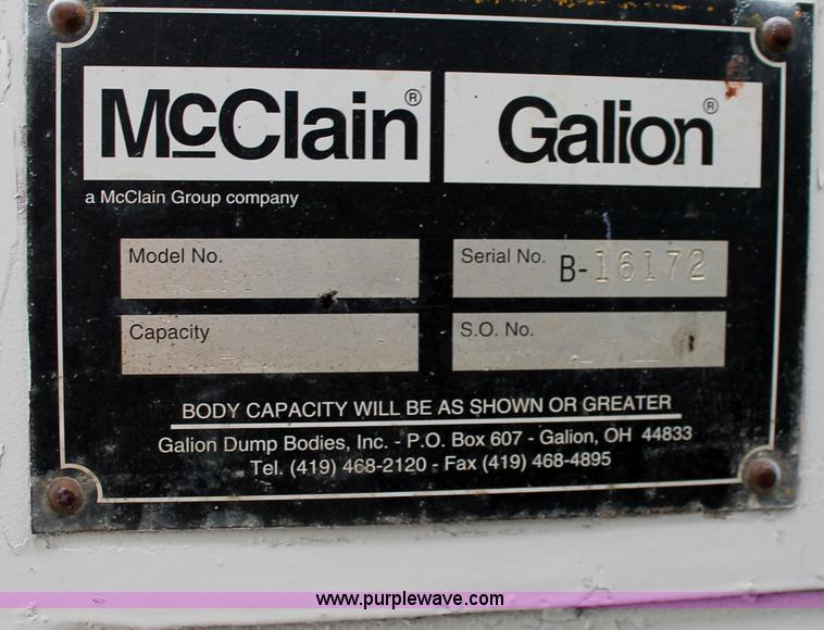 image for item E2069 2000 International 4900 dump truck