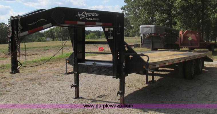 image for item F4546 2010 Starlite 25' gooseneck trailer