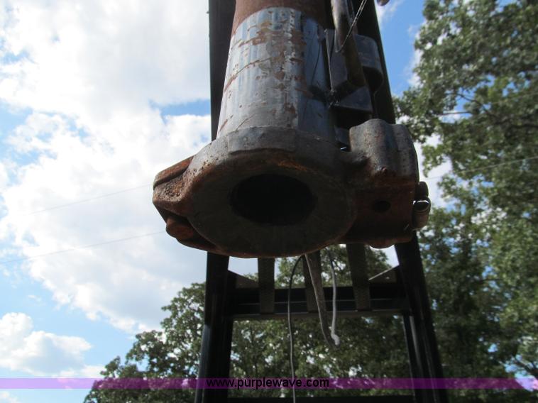 image for item F4546 2010 Starlite 25' gooseneck trailer