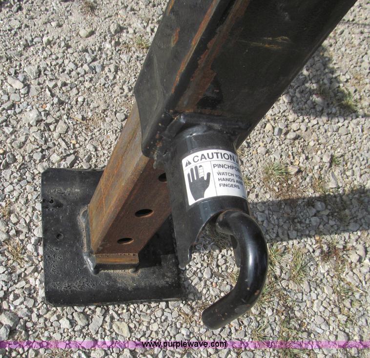 image for item F4546 2010 Starlite 25' gooseneck trailer