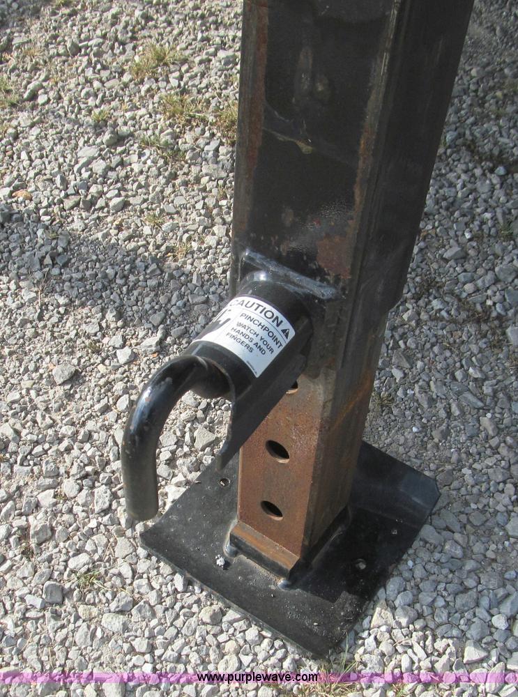 image for item F4546 2010 Starlite 25' gooseneck trailer