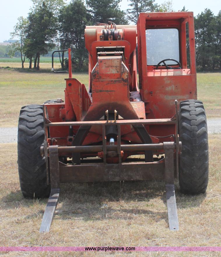 image for item G4674 SkyTrak 7038 telehandler