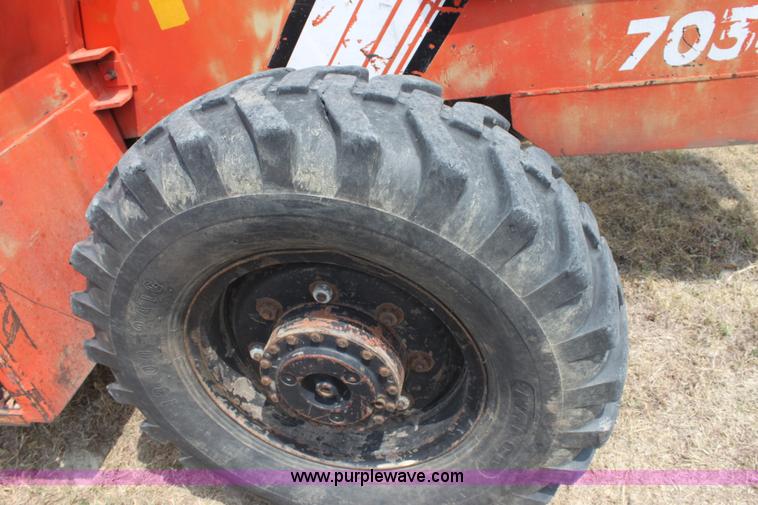 image for item G4674 SkyTrak 7038 telehandler