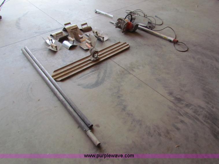 image for item N9097 Assorted concrete finishing tools