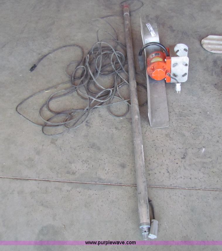 image for item N9097 Assorted concrete finishing tools