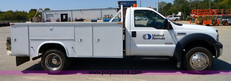 image for item A4947 2006 Ford F550 XL Super Duty service truck
