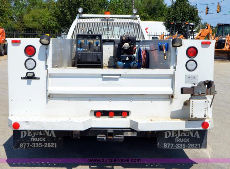 image for item A4947 2006 Ford F550 XL Super Duty service truck