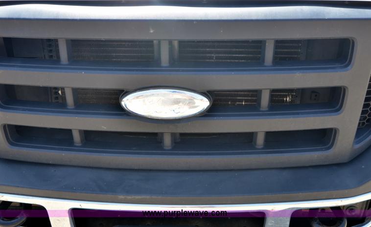 image for item A4947 2006 Ford F550 XL Super Duty service truck