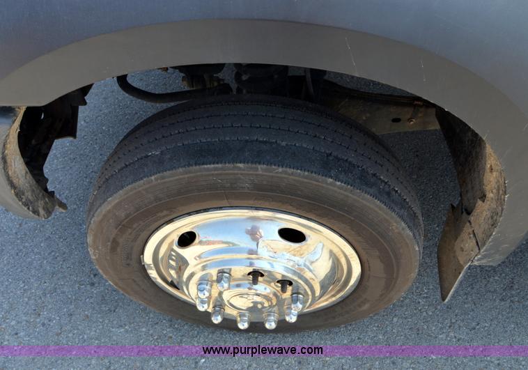 image for item A4947 2006 Ford F550 XL Super Duty service truck