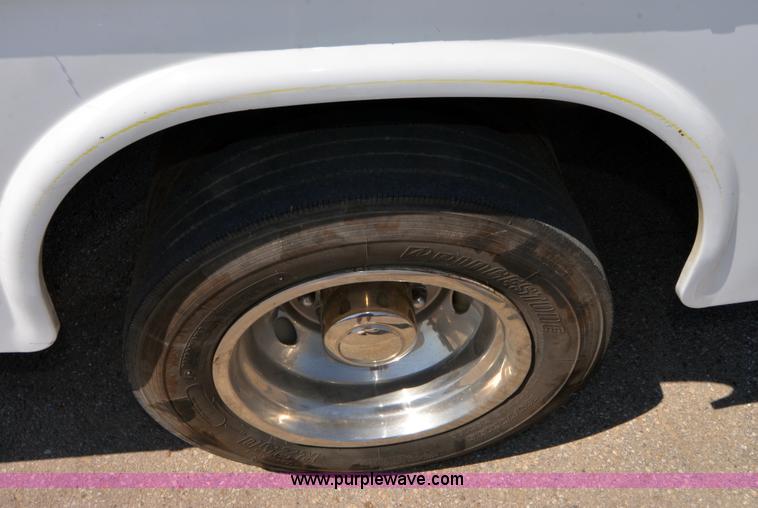 image for item A4947 2006 Ford F550 XL Super Duty service truck