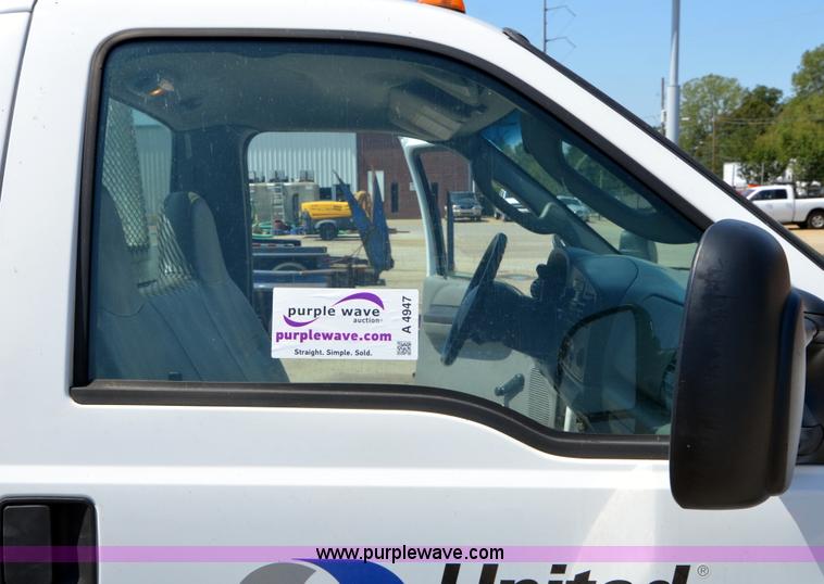 image for item A4947 2006 Ford F550 XL Super Duty service truck