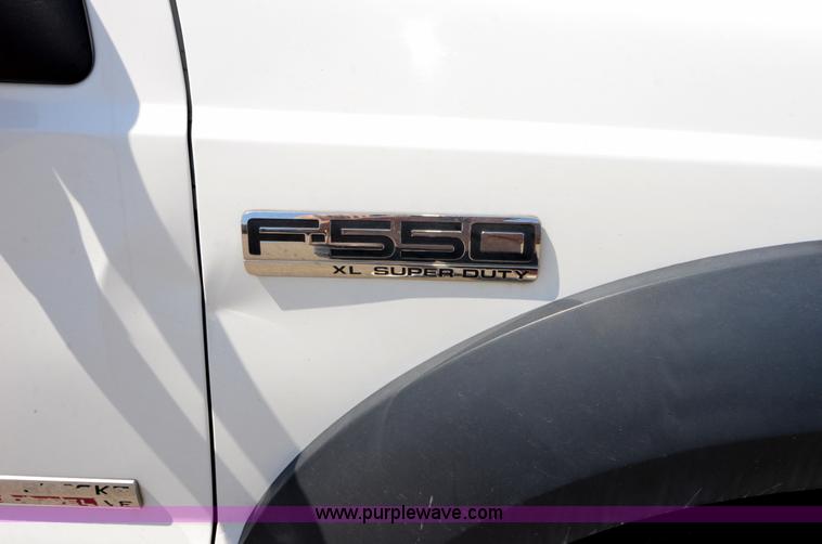 image for item A4947 2006 Ford F550 XL Super Duty service truck