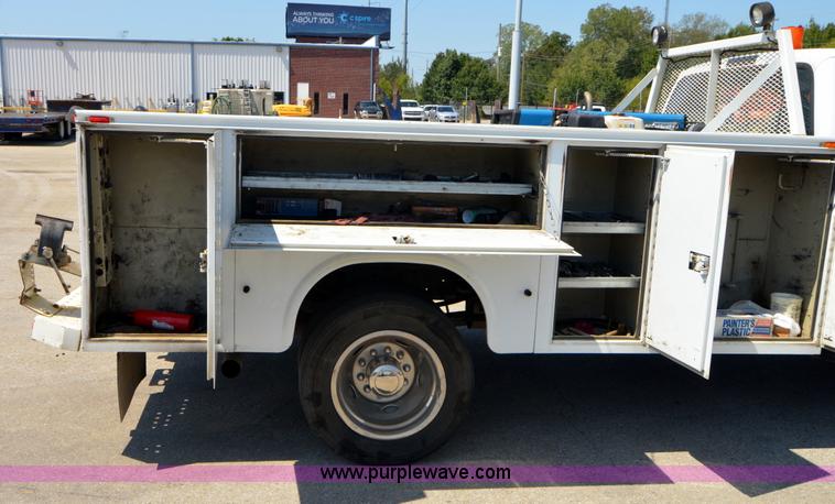 image for item A4947 2006 Ford F550 XL Super Duty service truck