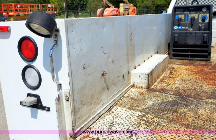 image for item A4947 2006 Ford F550 XL Super Duty service truck