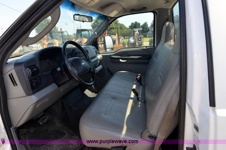 image for item A4947 2006 Ford F550 XL Super Duty service truck