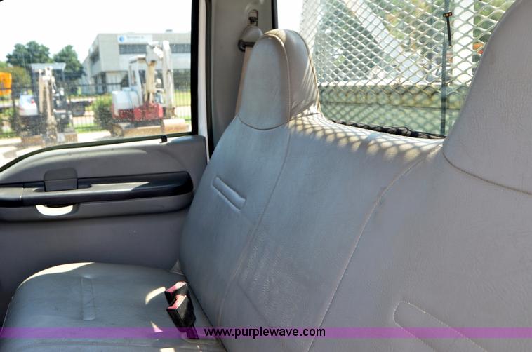image for item A4947 2006 Ford F550 XL Super Duty service truck