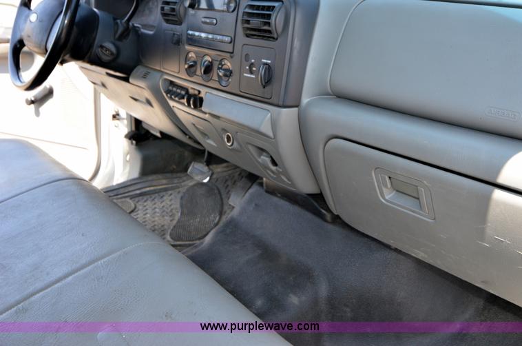 image for item A4947 2006 Ford F550 XL Super Duty service truck
