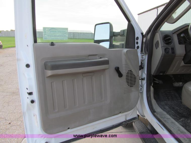 image for item A8456 2008 Ford F350 XL Super Duty service truck