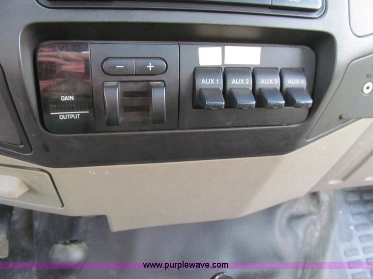 image for item A8456 2008 Ford F350 XL Super Duty service truck