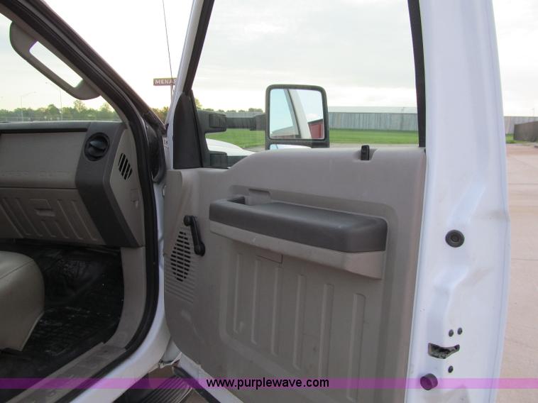 image for item A8456 2008 Ford F350 XL Super Duty service truck