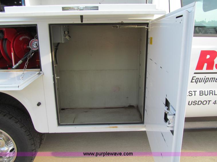 image for item A8456 2008 Ford F350 XL Super Duty service truck