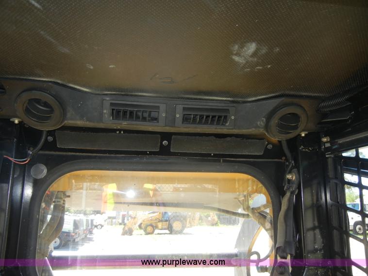 image for item B1481 2006 John Deere 317 skid steer