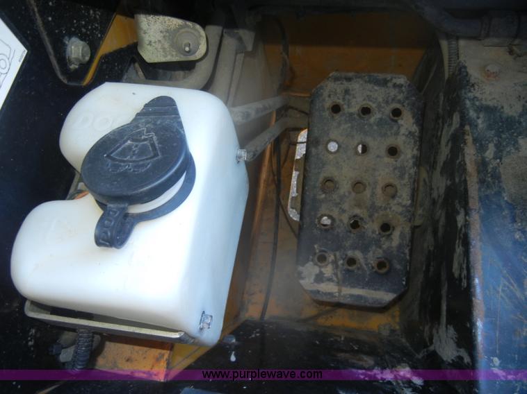 image for item B1481 2006 John Deere 317 skid steer