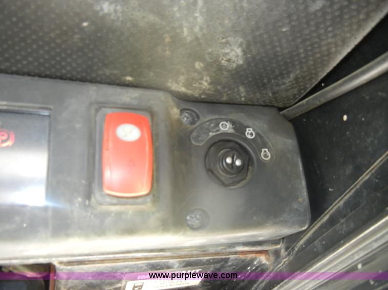 image for item B1481 2006 John Deere 317 skid steer