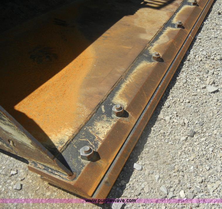 image for item B1481 2006 John Deere 317 skid steer