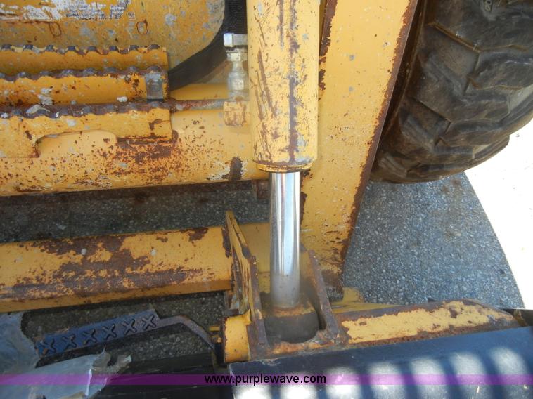 image for item B1481 2006 John Deere 317 skid steer