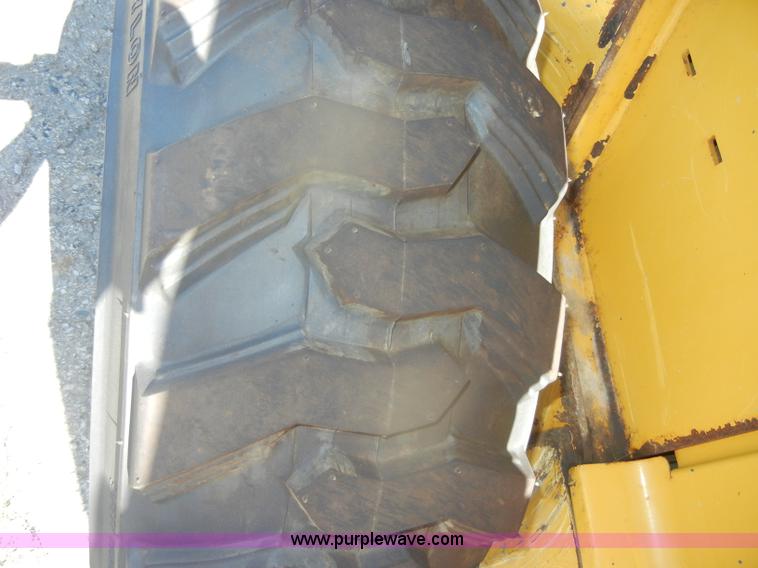 image for item B1481 2006 John Deere 317 skid steer