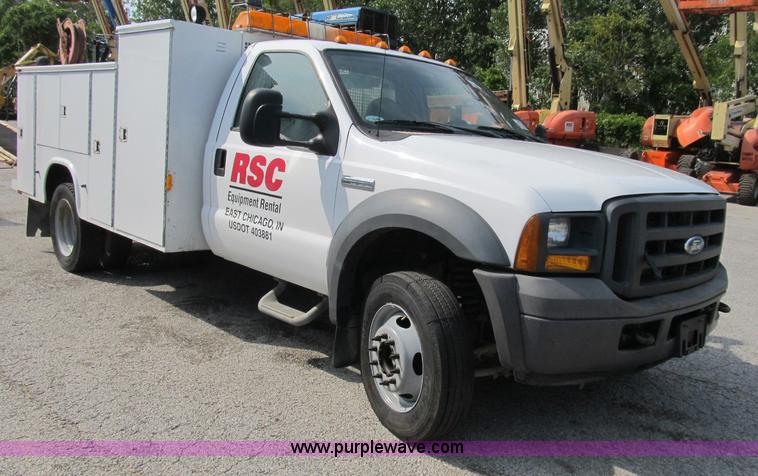 image for item B2841 2005 Ford F550 XL Super Duty service truck