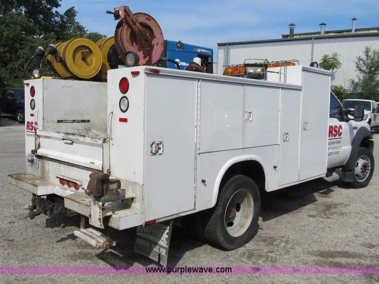 image for item B2841 2005 Ford F550 XL Super Duty service truck