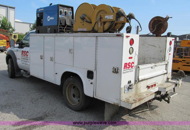 image for item B2841 2005 Ford F550 XL Super Duty service truck