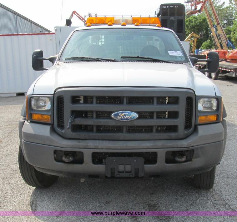 image for item B2841 2005 Ford F550 XL Super Duty service truck