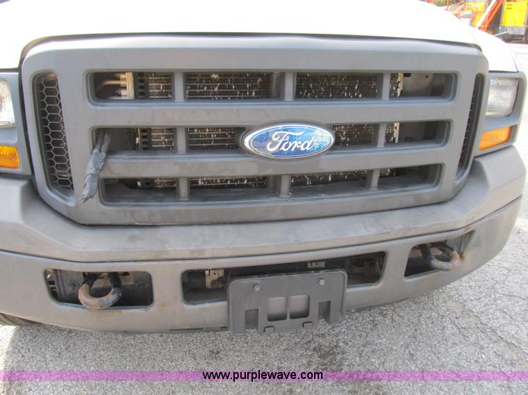 image for item B2841 2005 Ford F550 XL Super Duty service truck