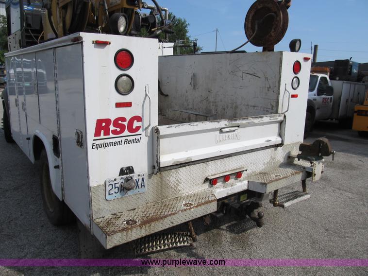 image for item B2841 2005 Ford F550 XL Super Duty service truck