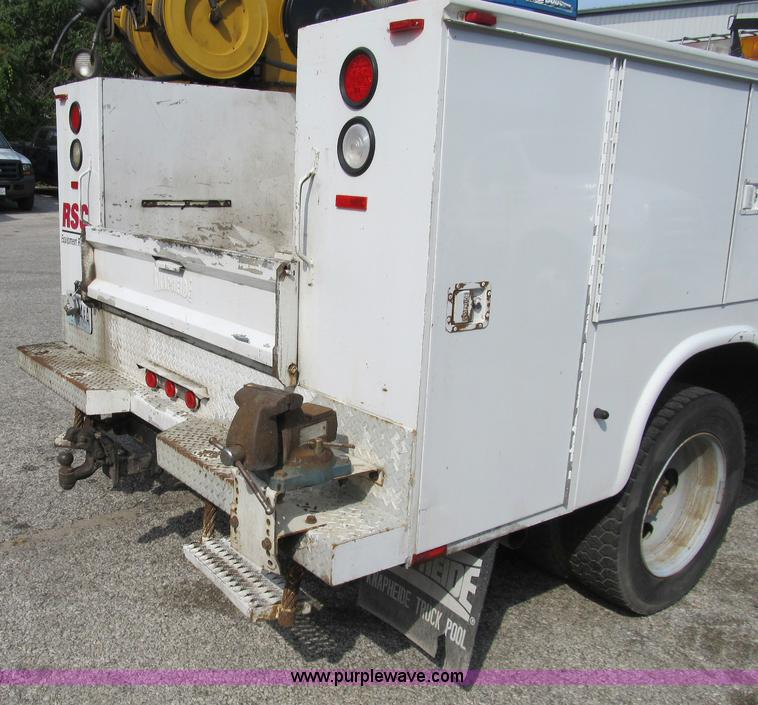 image for item B2841 2005 Ford F550 XL Super Duty service truck