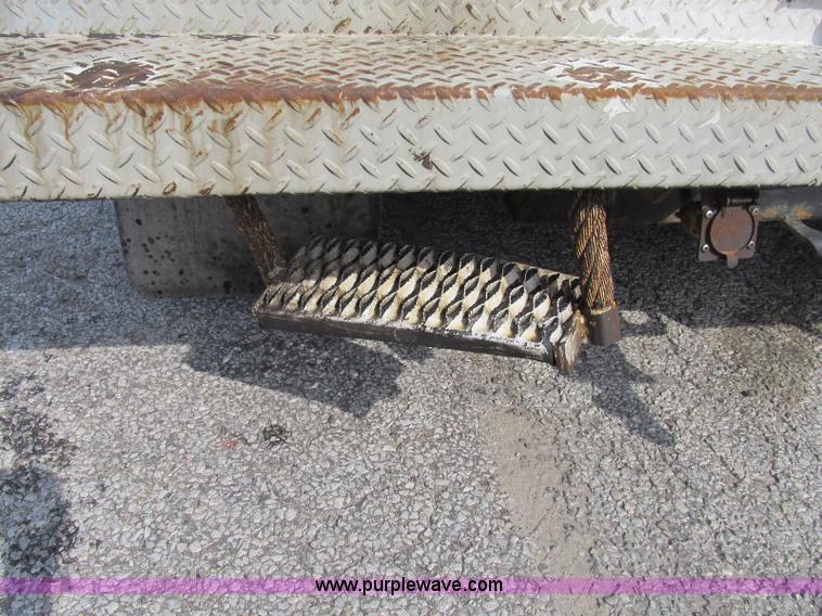 image for item B2841 2005 Ford F550 XL Super Duty service truck