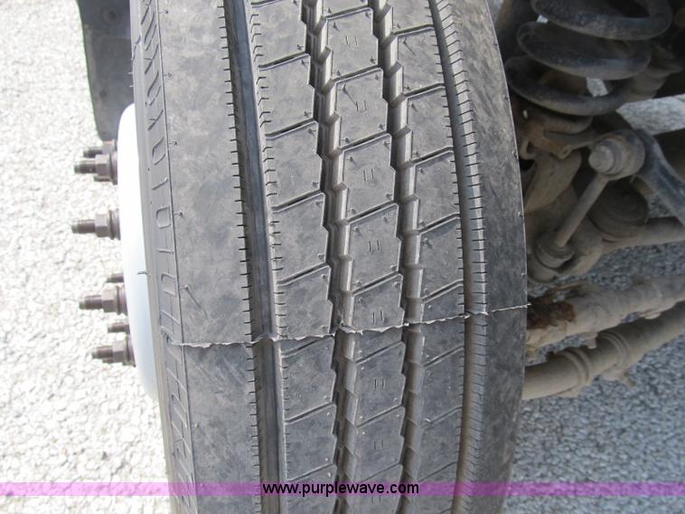 image for item B2841 2005 Ford F550 XL Super Duty service truck