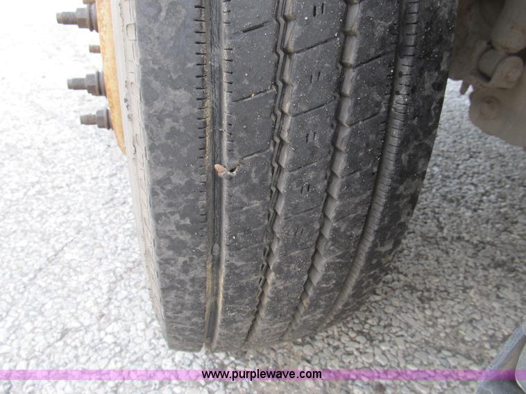 image for item B2841 2005 Ford F550 XL Super Duty service truck