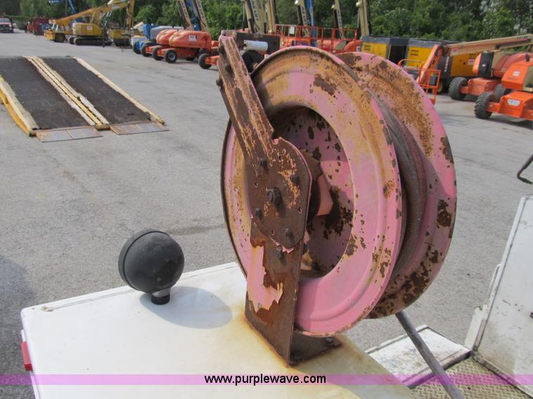 image for item B2841 2005 Ford F550 XL Super Duty service truck