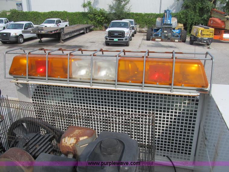 image for item B2841 2005 Ford F550 XL Super Duty service truck