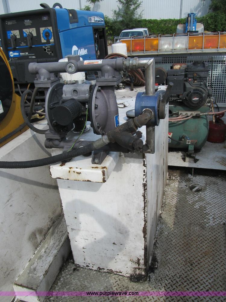 image for item B2841 2005 Ford F550 XL Super Duty service truck